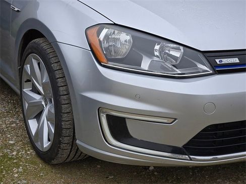 Used 2015 Volkswagen e-Golf Limited Edition image 4
