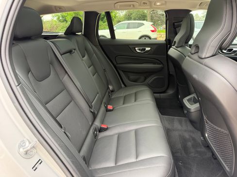 Certified 2025 Volvo V60 B5 Cross Country Plus AWD/4WD image 12