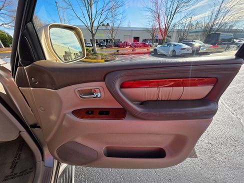 Used 2000 Lexus LX 470 4WD image 52