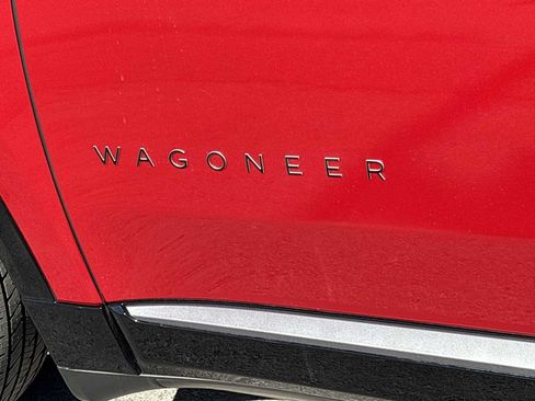 Used 2025 Jeep Wagoneer S Limited AWD/4WD image 11