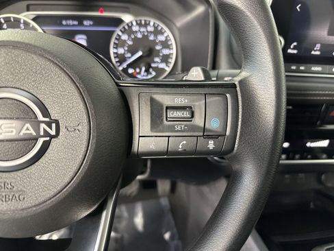 Used 2022 Nissan Rogue SV image 14