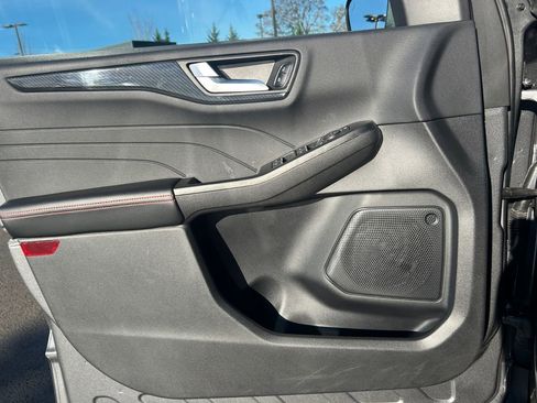 Used 2025 Ford Escape ST-Line AWD/4WD image 23