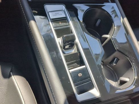 Certified 2025 Volkswagen Atlas SEL Premium R-Line AWD/4WD image 30