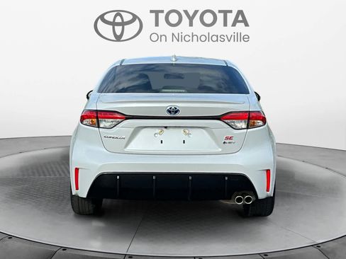 Used 2025 Toyota Corolla SE FWD image 4