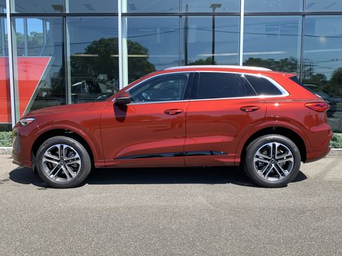 New 2025 Audi Q5 Premium Plus AWD/4WD image 2