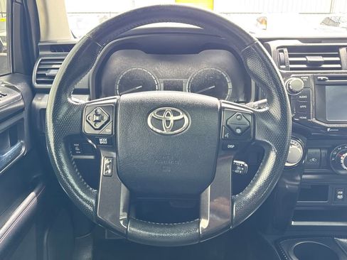 Used 2018 Toyota 4Runner TRD Off-Road AWD/4WD image 14