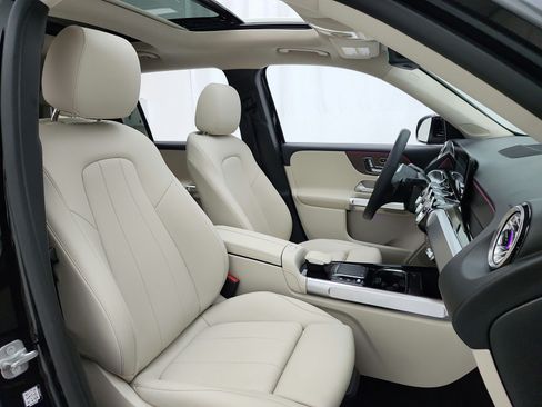 Used 2023 Mercedes-Benz GLB 250 image 20