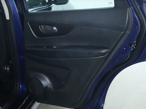 Used 2020 Nissan Rogue S image 29