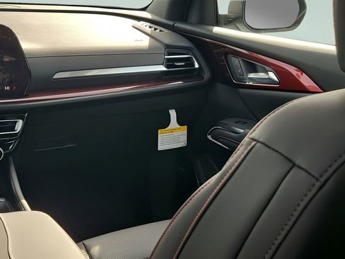 New 2026 Chevrolet Traverse Z71 w/ Enhanced Driving Package AWD/4WD image 26