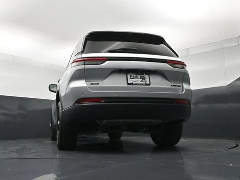 Used 2024 Jeep Grand Cherokee Limited w/ Luxury Tech Group II AWD/4WD image 22