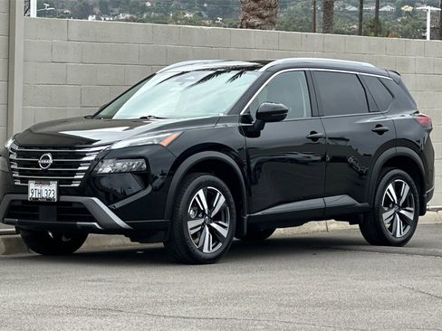 Used 2025 Nissan Rogue SL image 10