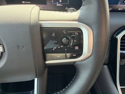 Used 2026 Nissan Armada SV AWD/4WD image 23