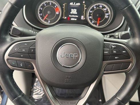 Used 2021 Jeep Cherokee Latitude Plus image 16