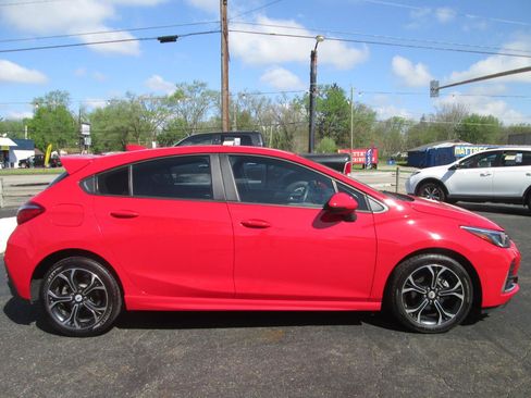 Used 2019 Chevrolet Cruze LT w/ Convenience Package FWD image 15