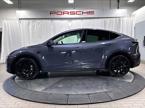 Used 2023 Tesla Model Y Long Range AWD/4WD image 2