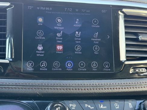 Used 2017 Chrysler Pacifica Limited FWD image 20