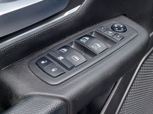 Used 2019 RAM 1500 Big Horn AWD/4WD image 12