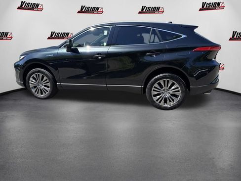 Used 2021 Toyota Venza XLE w/ Softex Package AWD/4WD image 9