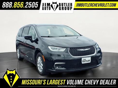 Used 2024 Chrysler Pacifica Touring-L FWD image 27