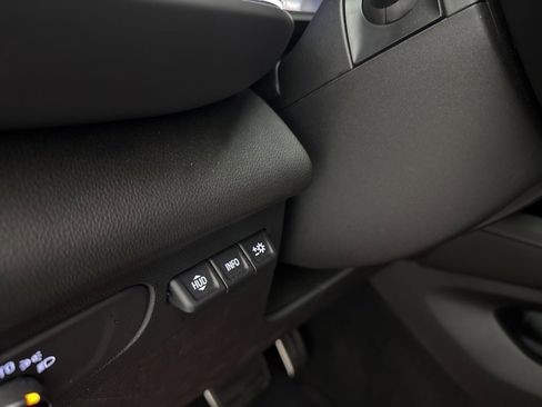 Used 2022 Buick Envision Essence w/ Technology Package I image 26