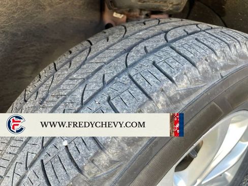 Used 2018 Chevrolet Equinox LT FWD image 26