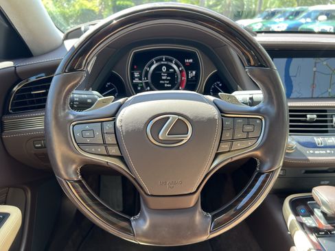 Used 2019 Lexus LS 500 RWD image 18