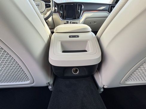 Used 2020 Volvo S60 T6 Momentum w/ Protection Package image 15