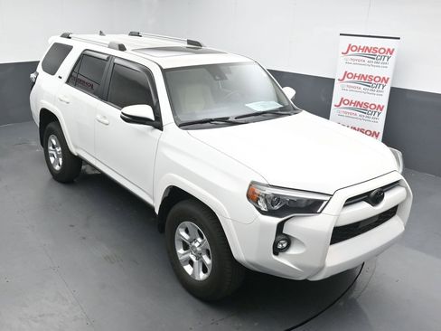 Used 2023 Toyota 4Runner SR5 Premium w/ Moonroof Package AWD/4WD image 25