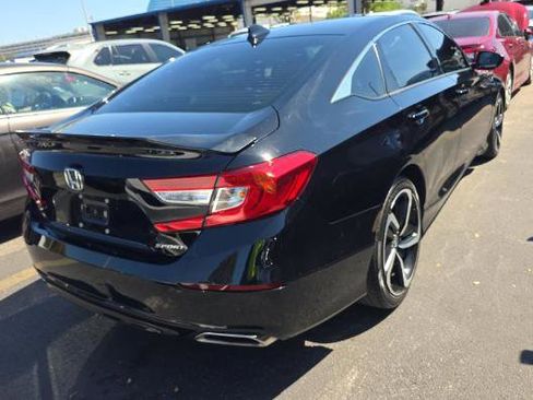 Used 2022 Honda Accord Sport image 3