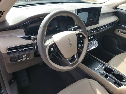 Used 2023 Lincoln Corsair AWD w/ Equipment Group 101A image 13