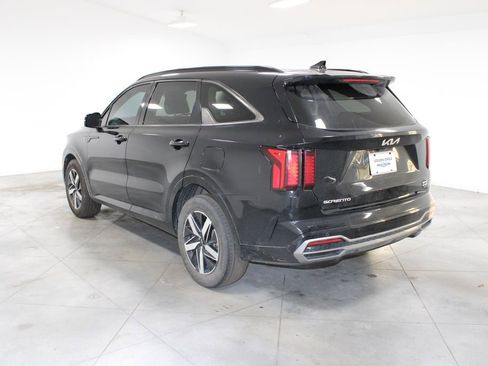 Used 2023 Kia Sorento S w/ Panoramic Sunroof Package image 7