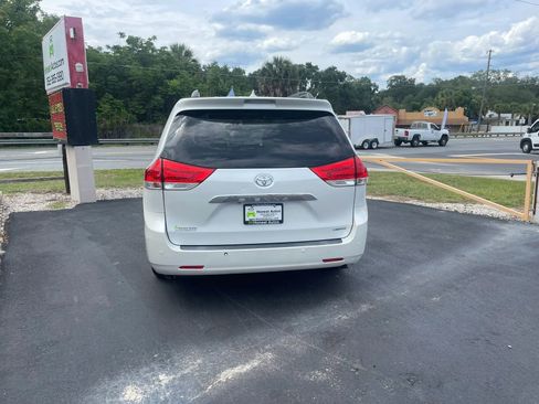 Used 2013 Toyota Sienna Limited w/ Advanced Technology Pkg FWD image 25