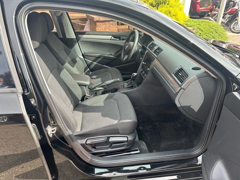 Used 2015 Volkswagen Passat 1.8T S w/ Technology Package image 24