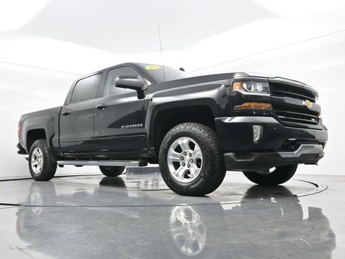 Used 2018 Chevrolet Silverado 1500 LT w/ All Star Edition image 36