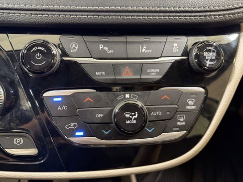 Used 2023 Chrysler Pacifica Touring-L w/ Road Tripper Package FWD image 19