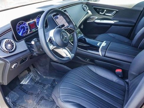 Used 2023 Mercedes-Benz EQE 500 4MATIC SUV image 17