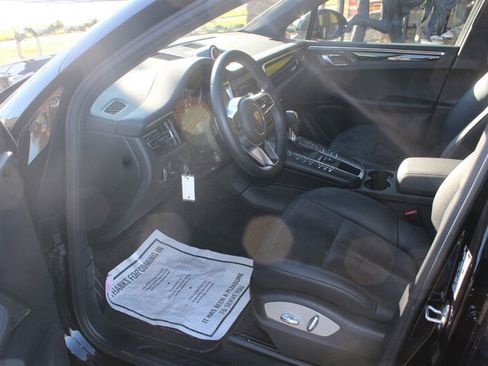 Used 2020 Porsche Macan AWD/4WD image 11