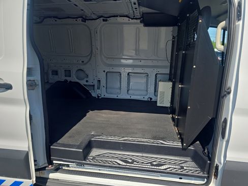 Used 2015 Ford Transit 250 130 Low Roof RWD image 25