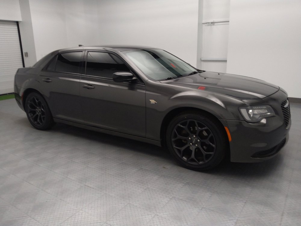 Used 2019 Chrysler 300 Touring w/ Sport Appearance Package RWD image 11