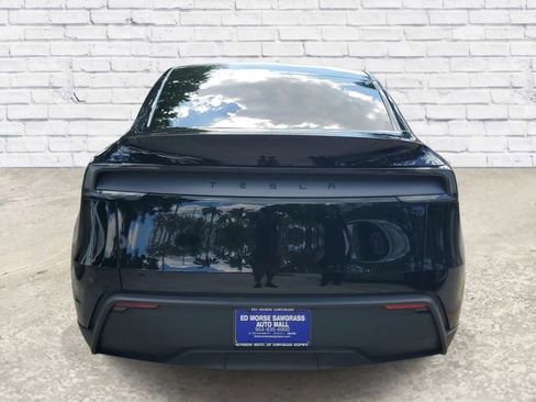 Used 2026 Tesla Model Y 2WD image 3