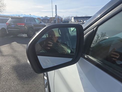 Used 2023 Ford Explorer Platinum w/ Technology Package image 34