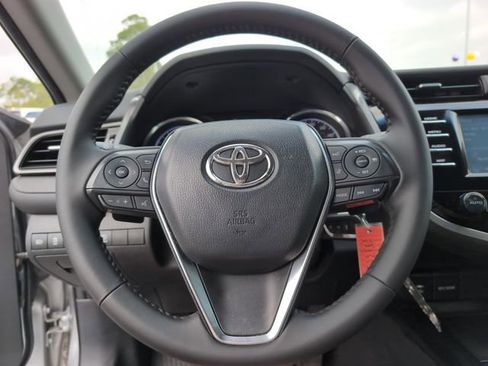 Used 2019 Toyota Camry SE image 23