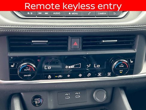 Used 2024 Nissan Rogue SV w/ SV Premium Package FWD image 19