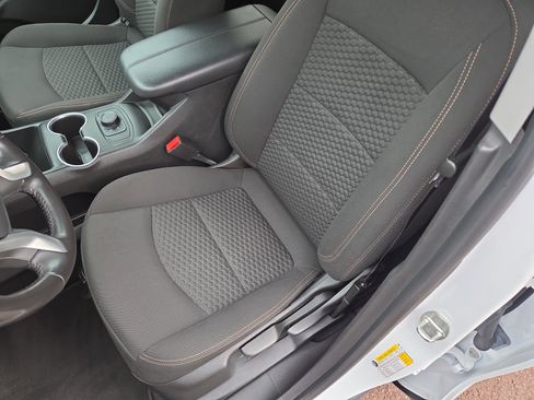 Used 2020 GMC Terrain SLE image 13