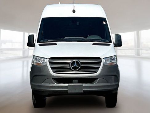 Used 2021 Mercedes-Benz Sprinter 3500 w/ Driver Convenience Package image 2