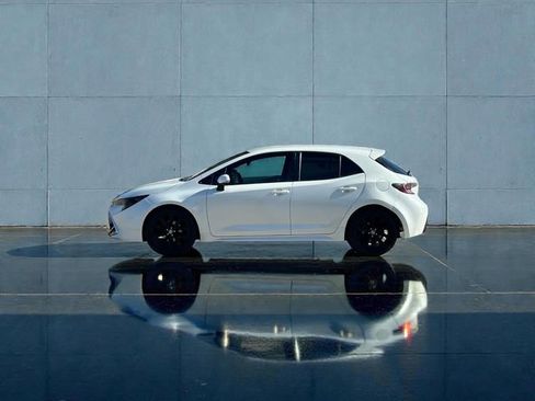 Used 2019 Toyota Corolla XSE image 7