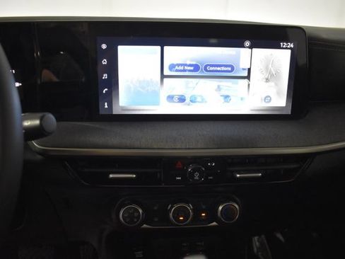 Certified 2025 Nissan Kicks SV w/ SV Premium Package AWD/4WD image 17