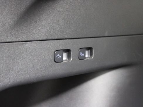 Used 2022 Tesla Model Y Performance image 26