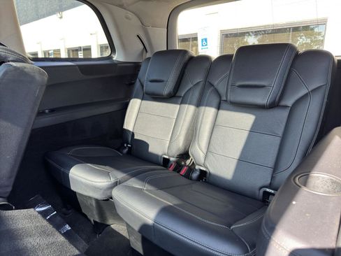 Used 2015 Mercedes-Benz GL 550 4MATIC w/ Accessory Chrome Package image 38