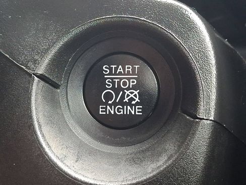 Used 2019 Jeep Compass Limited AWD/4WD image 24